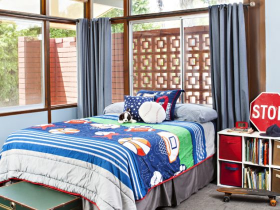 Boys room feat