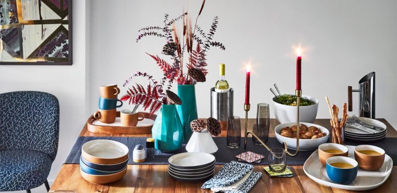 Don't let the holidays throw off your mod groove! With just a single trip to the mall you can up your hosting game by setting a stylishly mid century Thanksgiving table. Atomic Ranch