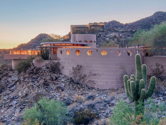 The exterior of the Frank Lloyd Wright circular sun house.