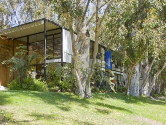 eames house exterior view