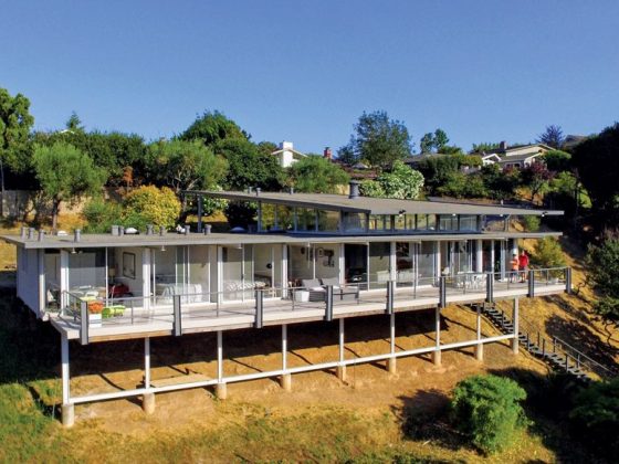 The elongated, hill-side exterior of the Case Study House by the Budget.